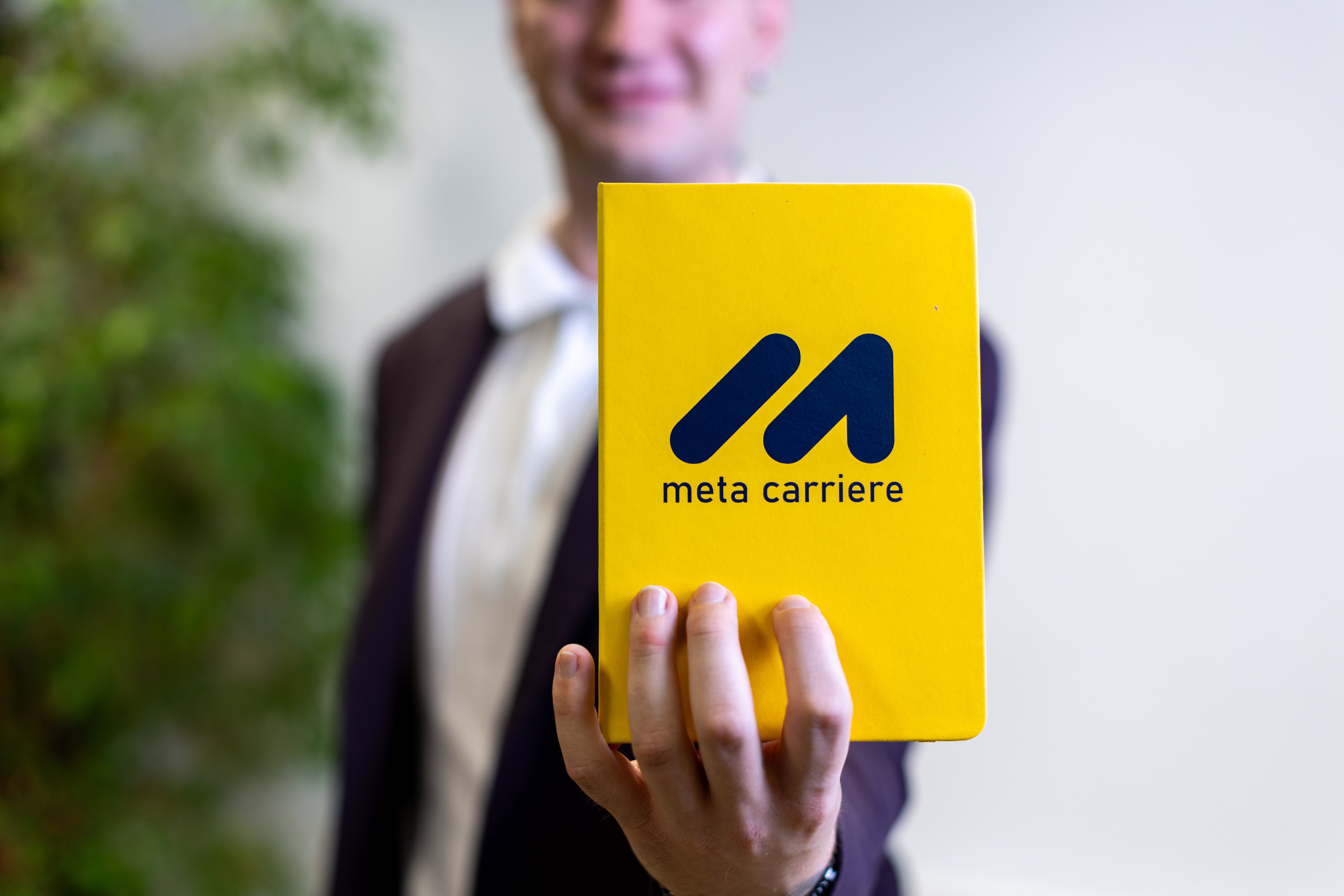 MC - medewerker met boek